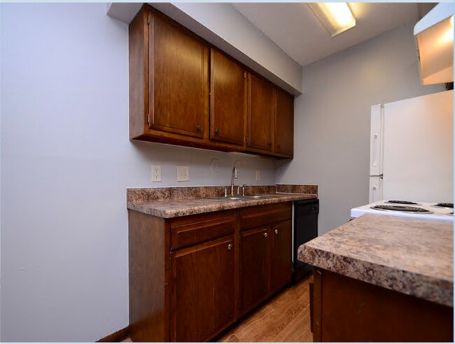 Building Photo - 2321 Benson Gardens Blvd