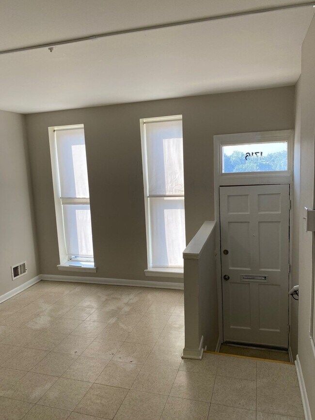 Foto del edificio - 1716 Riggs Ave