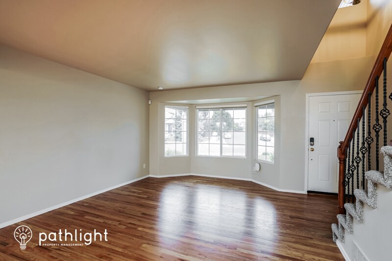 Foto principal - 6619 Cabin Creek Dr