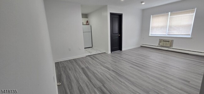 Foto del edificio - 206 Main St