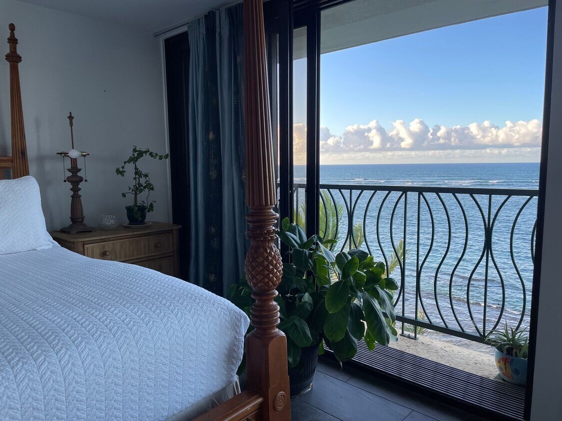 BEACHFRONT Furnished Condo for Rent in Waialua, HI