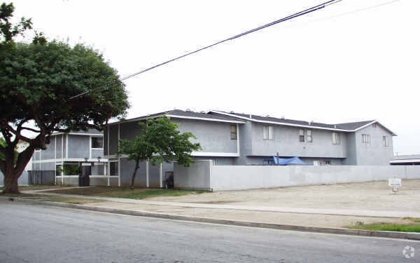 Primary Photo - 11890 Sproul St