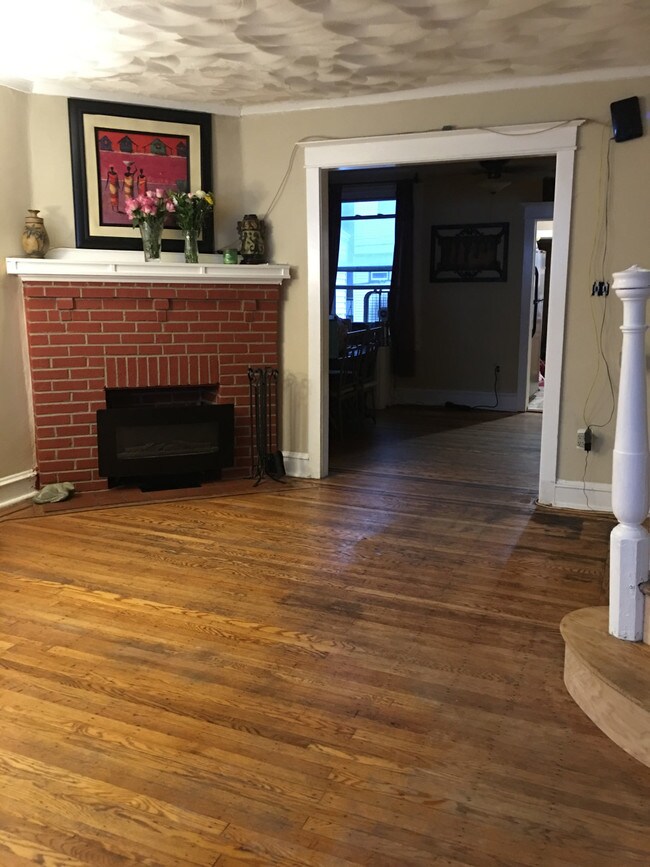 Foto del edificio - Louise Road, West Oak Lane