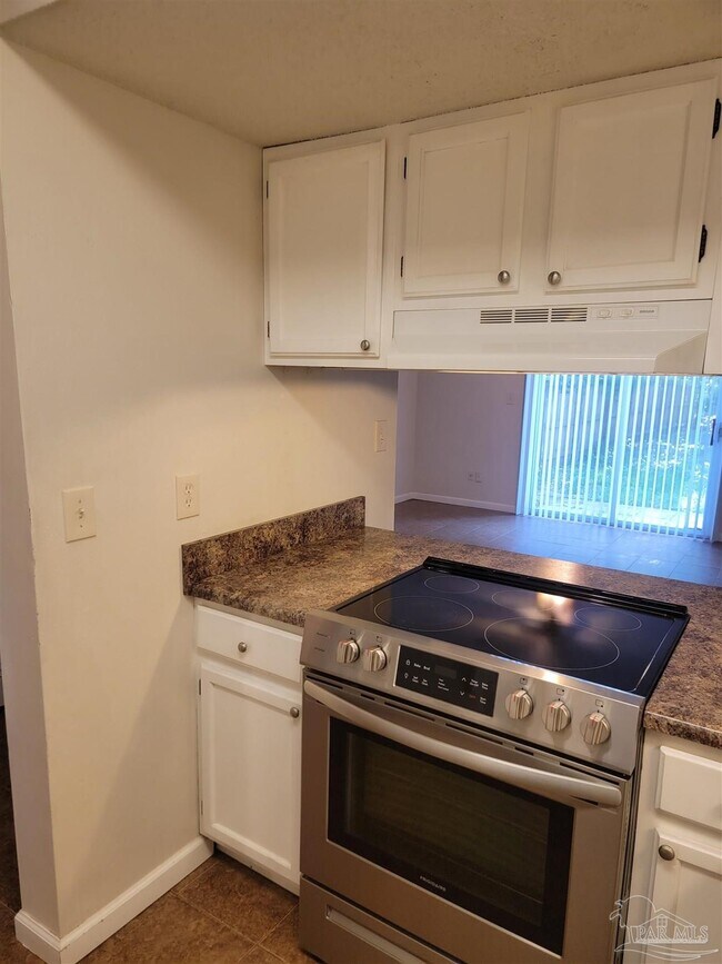 Foto del edificio - 8103 Stonebrook Dr