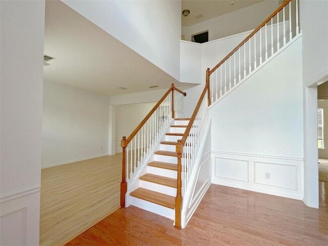 Building Photo - 8205 Norwich Pl