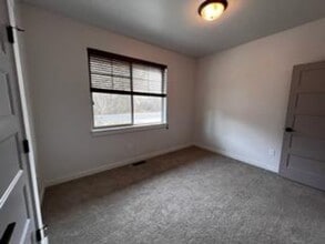 Building Photo - 727 Hanson St Building Photo - 727 Hanson St