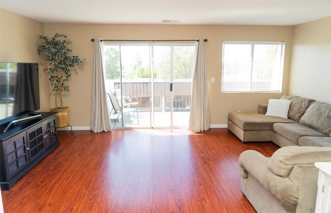 Foto del edificio - 3641 Clayton Rd