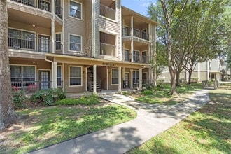 Building Photo - 2400 Spring Rain Dr