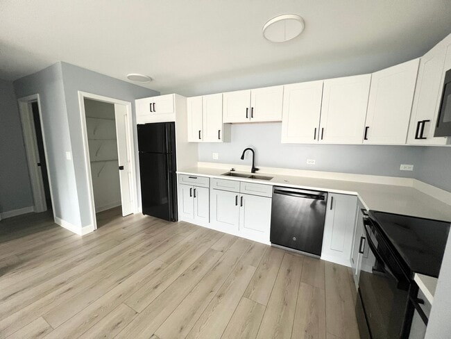 Interior Photo - Halsted Park Apartments