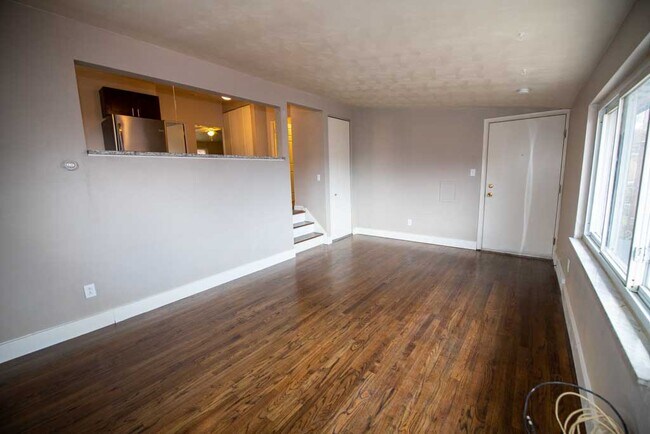 Building Photo - 7924 Edgewood Ave