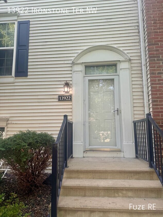 Foto del edificio - 13922 Ironstone Terrace NW