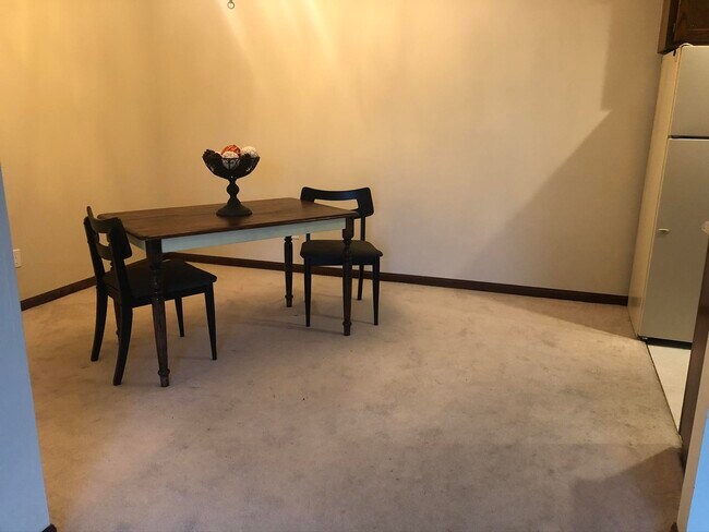 Building Photo - 2005 Waterfront Dr N