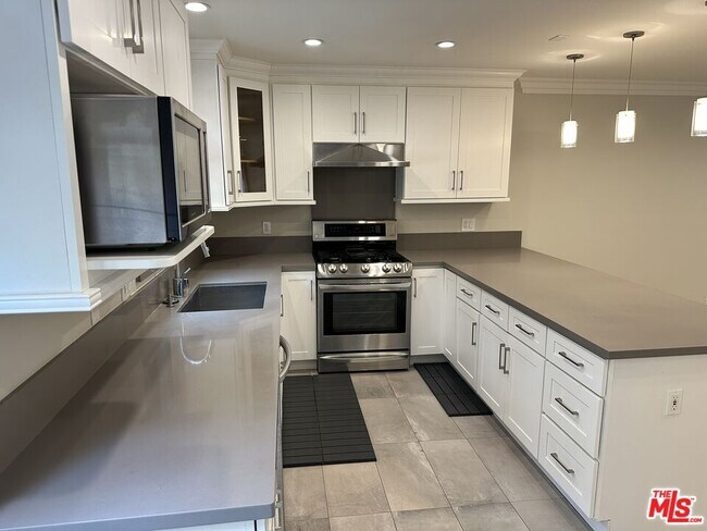 Foto del edificio - 4368 W 8th St