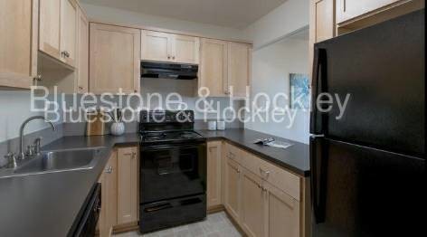 Building Photo - 6345 NE Glisan St