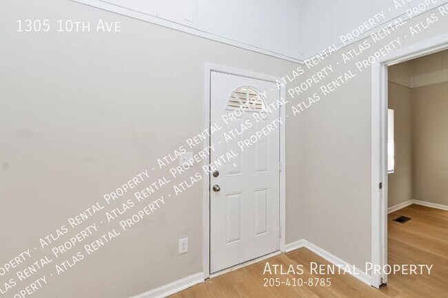 Building Photo - 1305 10th Ave