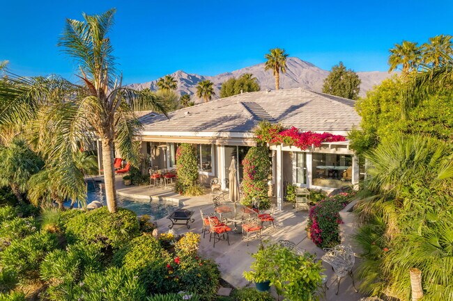 Foto del edificio - 60602 Juniper Ln