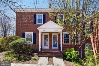 Building Photo - 4237 32nd Rd S
