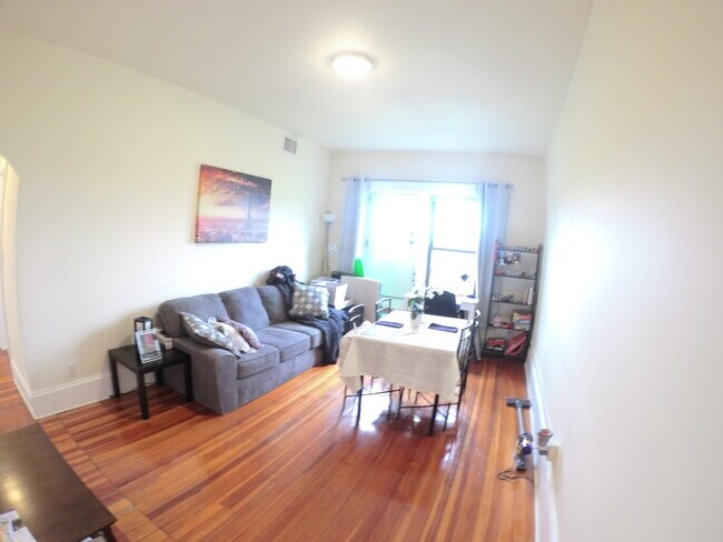Foto del edificio - 1463 Beacon St