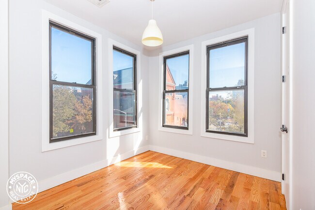 Building Photo - 76 Havemeyer St