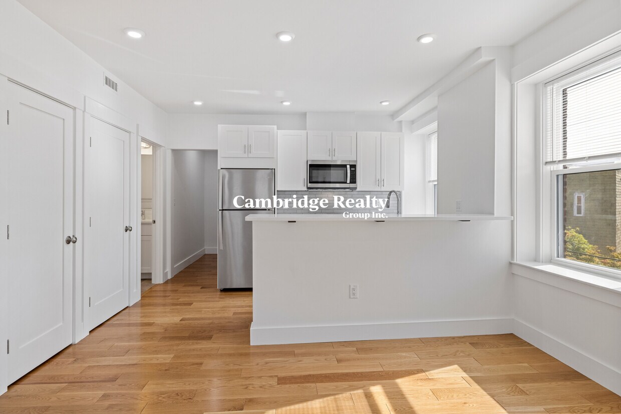 Primary Photo - 309 Columbia St