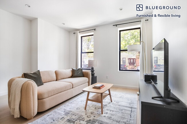 Building Photo - 285 Kingsland Ave