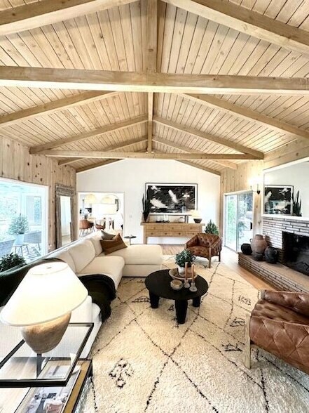 Foto del edificio - 450 Santa Rosa Ln