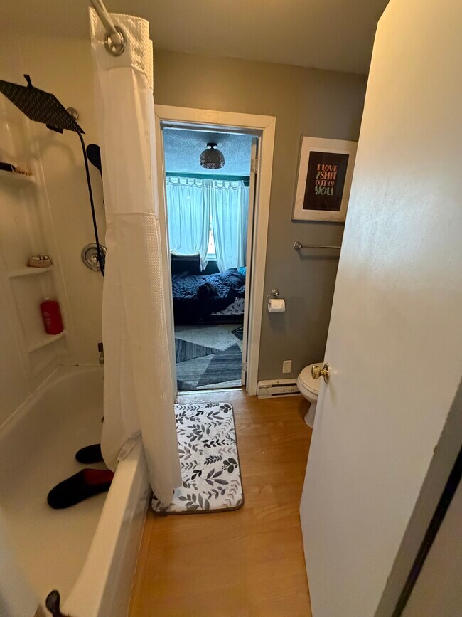 Photo du bâtiment - Au cœur de Hull - 1 chambre avec stationnement GRATUIT - 1,350 $ !