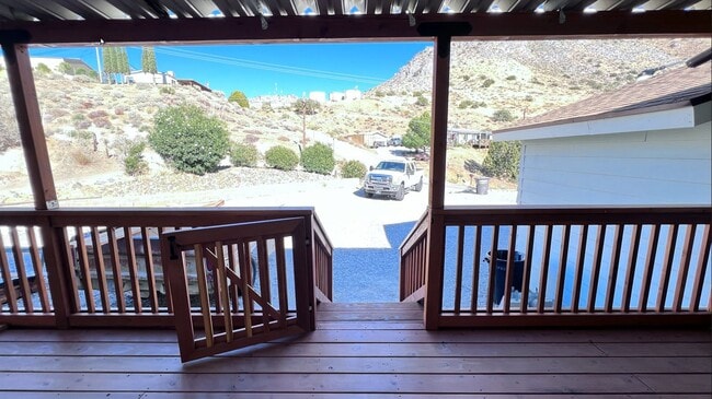 Building Photo - 121 Larch Ct