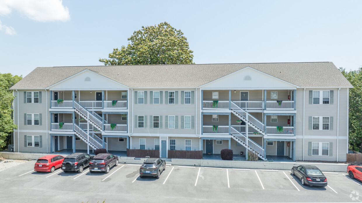 Primary Photo - Riverview Apartments