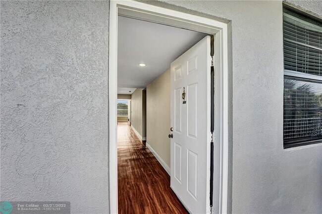 Foto del edificio - 1512 Whitehall Dr