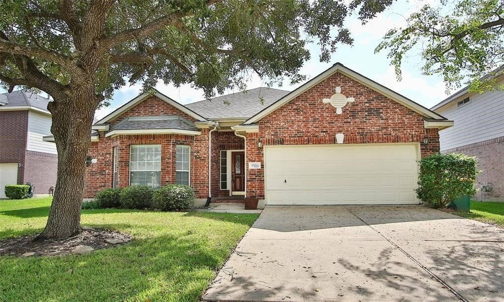 Foto principal - Wellington Drive, Pearland, TX 77584 - 4 B...