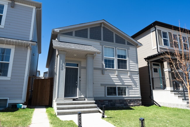 Building Photo - 199 Cornerbrook Gate NE
