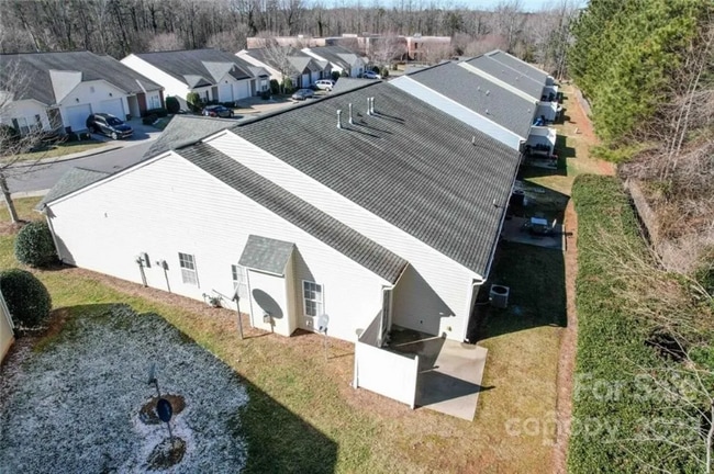 Building Photo - 5814 Bradford Lake