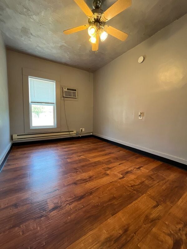 Building Photo - 1215 Peach St