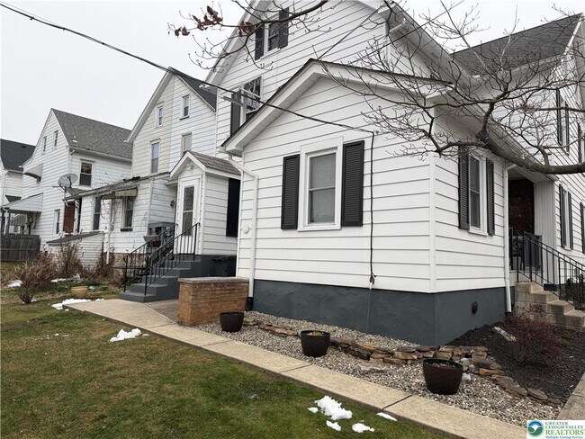 Foto del edificio - 1403 Center St