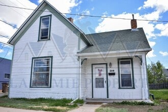 Building Photo - 208 E Sheridan St