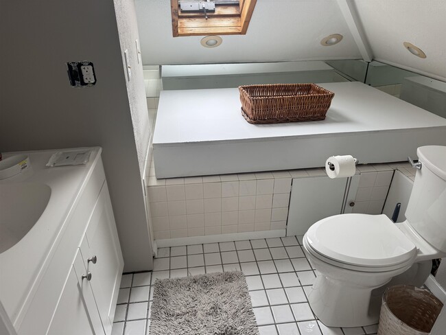 Building Photo - 300 Sagamore Rd