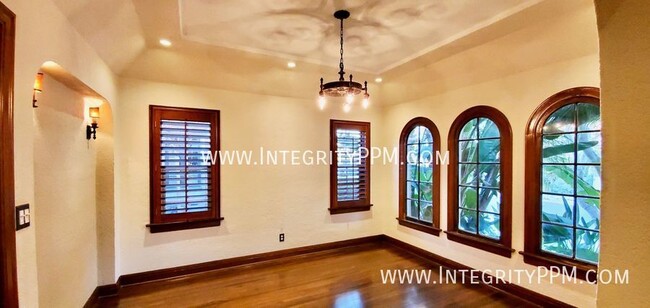 Foto del edificio - 5174 Bristol Rd