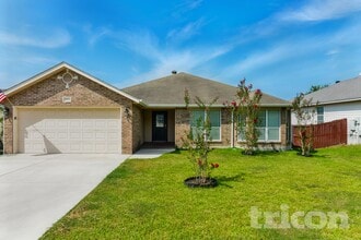 Building Photo - 2164 Bentwood Dr