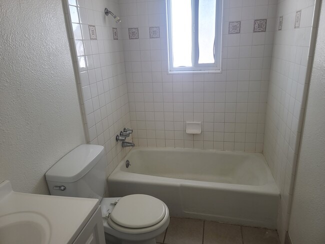 Building Photo - 2131 E Pacheco Blvd