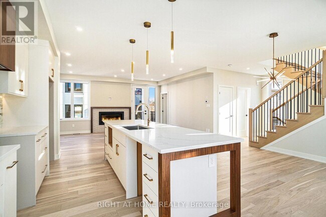 Building Photo - 583 Codd's Rd