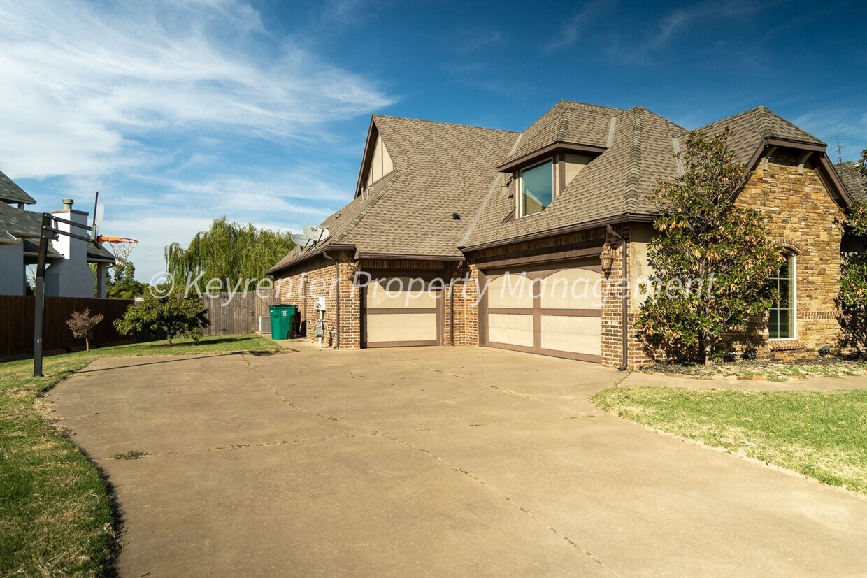 Primary Photo - Don’t Miss This Stunning 4 Bed, 4 Bath Dre...
