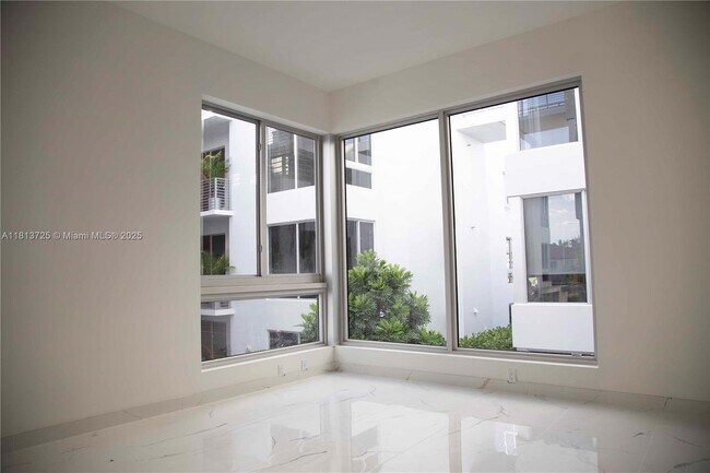 Foto del edificio - 529 SW 11th St