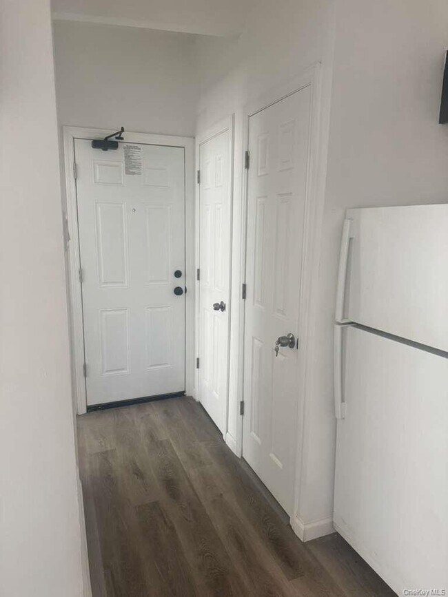 Foto del edificio - 317 E 96th St