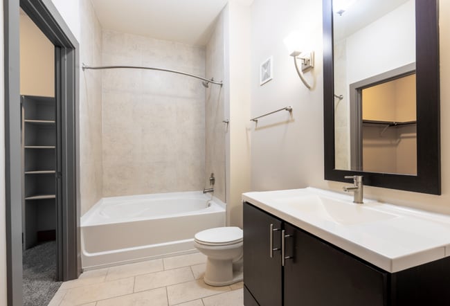 Interior Photo - Mezz 42