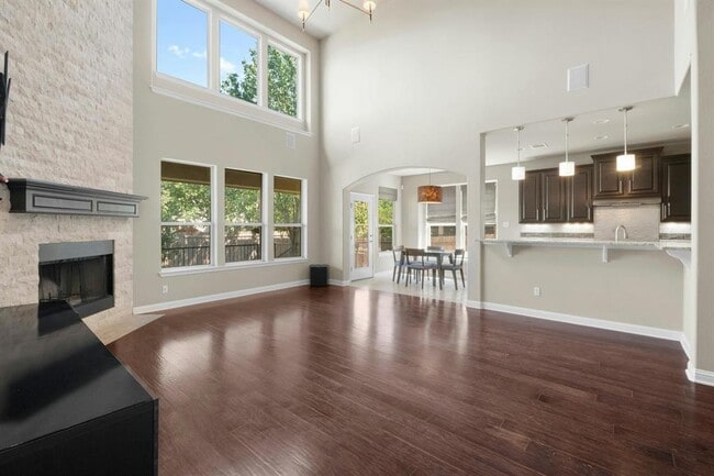 Building Photo - 515 Spanish Mustang Dr