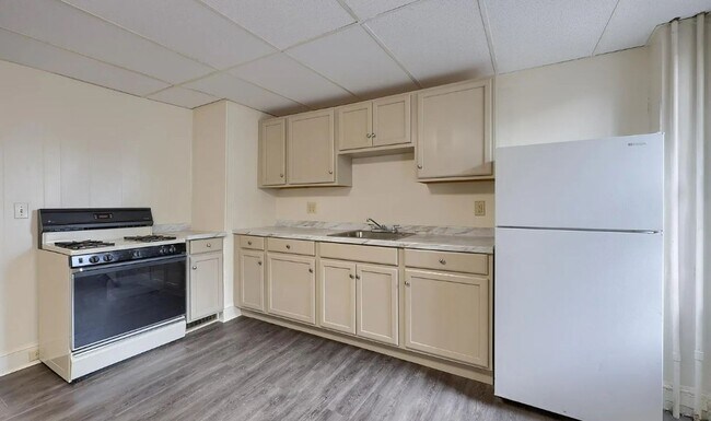Foto del edificio - Coming Soon! 3 Bedroom, 1 Bath Home in Yor...