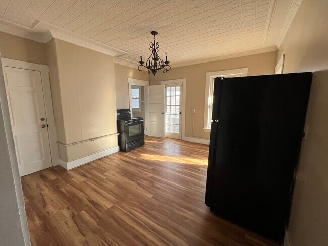 Building Photo - 41 Gamage Ave
