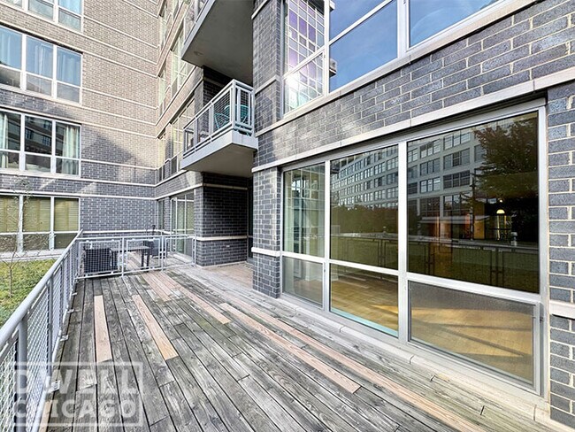 Building Photo - 845 N Kingsbury St