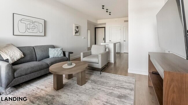 Building Photo - 632 Howard Rd SE